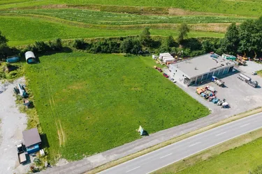 Gewerbegrundstück im Dreiländereck – Beste Lage direkt an der B180 in Pfunds !Flexible Flächen ab 1000m²!