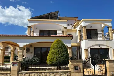 Großzügige Villa in Toplage
