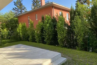Sonne, Luxus und Natur - Neues Doppelhaus in einzigartiger Lage