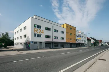 R24 - Top 9 -Rund 400m2 Büro oder Praxisfläche in 3300 Amstetten