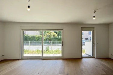 Stilvolle 3-Zimmer-Gartenwohnung mit großzügiger Terrasse – Wohnen im Grünen nahe der Donau