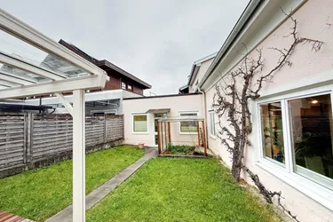 Oberndorf: Attraktives Geschäftshaus in bester Ortslage!
