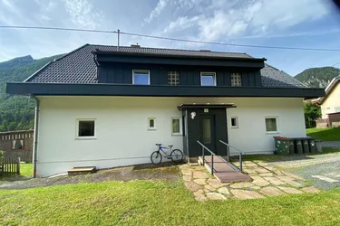 Perfekte Kapitalanlage: Mehrfamilienhaus mit Garten, Garagen und Top-Mieterträgen über 6% Rendite!