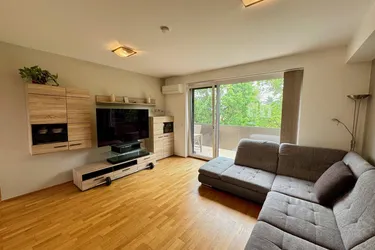 Hochwertige Drei-Zimmer-Maisonette mit großem Balkon und zwei Garagenstellplätze