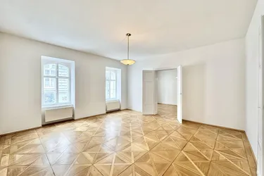 Exklusive 3-Zimmer-Altbauwohnung mit Balkon nahe Kaiser-Franz-Josef-Platz