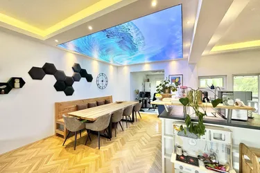 Exklusive 4,5-Zimmer-Wohnung mit 156 m² Wohnfläche, Garten, Terrasse, Garage und hochwertiger Ausstattung