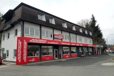 Geschäfts -Büro -Praxis mit 3 Wohnungen zu verkaufen 