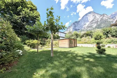 Einzigartiges Gartenparadies – Hochwertige 4-Zimmer-Wohnung mit Traumterrasse