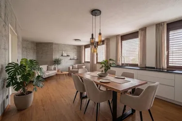 MARKTPLATZ - Sonnige 3-Zimmer-Wohnung mit Stellplatz im Herzen der Stadt