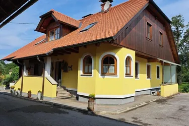 Exklusives Landhaus mit Wirtschaftsgebäude, Hofladen, Baulandreserve, Acker- und Waldflächen - Perfekt für Naturliebhaber!
