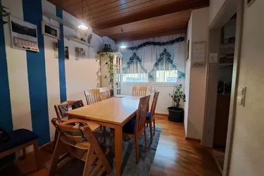 Gepflegte 3-4-Zimmer-Wohnung mit Loggia, Klimaanlage und Garage