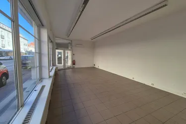 Provisionsfreies Geschäftslokal - Perfekte Lage, große Schaufenster!