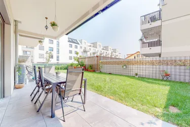TRAUMHAFTE 4-ZIMMER-GARTENMAISONETTE MIT TOP-AUSSTATTUNG &amp; GARAGENPLATZ | 5 MINUTEN ZUR LOBAU