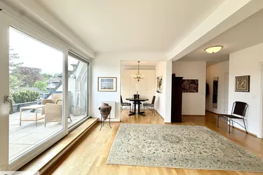 Stylische Dachgeschosswohnung mit Weitblick
