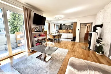 Perfekt für Familien oder Paare: 3-Zimmer-Wohnung mit Loggia in Eggendorf