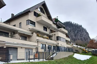 Willkommen in Ihrem neuen Zuhause in St. Gilgen, wo Luxus auf Natur trifft und der Alltag in die Ferne rückt.