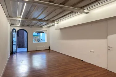 Attraktive Gewerbefläche (Büro / Praxis / Handel) in bester Lage zu vermieten!
