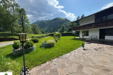 Lichtdurchflutete Wohnung mit großem Garten in Erpfendorf