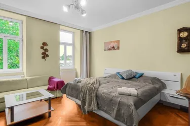 Altbau-Wohnung mit Charme und Balkon - nähe Brigittenauer Bad