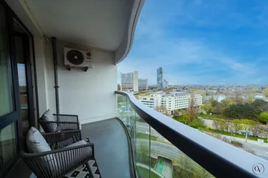 4% Anfangs-Nettorendite - Unverbaubarer Ausblick auf die UNO-City und das Kaiserwasser