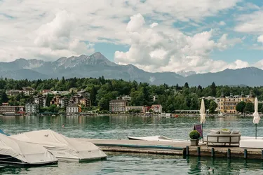 Rarität am Wörthersee: Seegrundstück mit Bestandsobjekten für exklusive Tourismus- oder Wohnprojekte