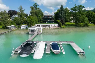 Exklusive Wohnung direkt am Wörthersee mit Bootsanlegestelle
