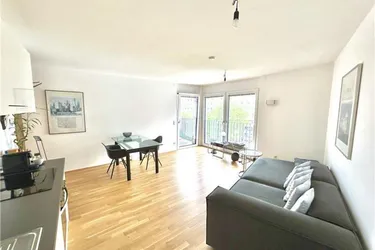 ab 01.08. verfügbar: helle 2-Zimmer Wohnung in hoher Stockwerkslage (6.OG)
