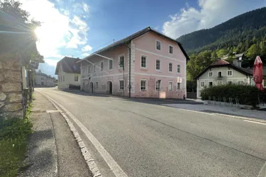 Mehrparteienhaus mit Entwicklungspotenzial in Kurortlage