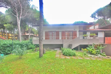 Mediterraner Rückzugsort – 250 Meter vom Meer entfernt in Lignano. Ein Ort, an dem das Leben leise und wertvoll werden darf.