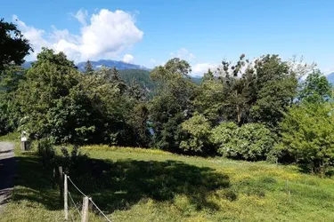 Wundeschönes Baugrundstück mit Seeblick, Bergpanorama und Fernsicht ! Nur 100 m vom Ufer des Millstätter Sees entfernt!