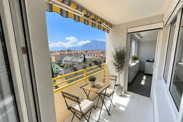 3-Zimmer Wohnung im obersten Stock mit traumhaftem Panoramablick und Garage
