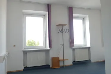 Kleines Büro in Braunau nahe dem Bahnhof zu vermieten. 