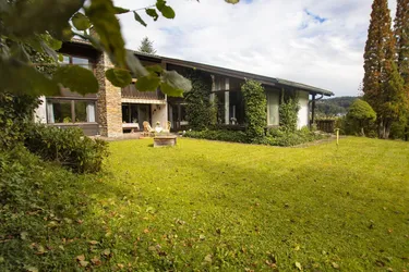 Villa in exponierter Grünlandlage Nähe des Fuschlsees