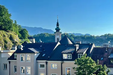Gefühlvoll sanierte Dachterrassen-Maisonette im Andräviertel - mit grandiosem Stadt- und Bergblick