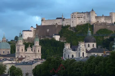 großzügige Gartenwohnung am Fuße des Kapuzinerbergs mit zwei Gartenebenen in traumhafter Aussichtslage