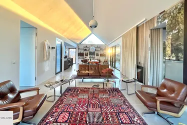 Charakterhaus mit Designanspruch auf großzügigem Grundstück