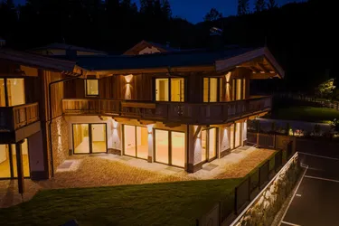 Modernes Wohnen in exklusiver Kleinanlage – Reihenendhaus in Scheffau