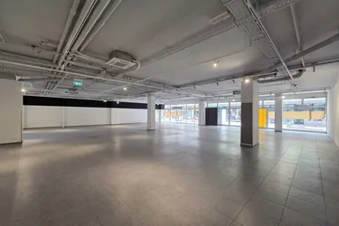Hoch frequentiertes Geschäftslokal direkt in Stock-City Plaza zu vermieten