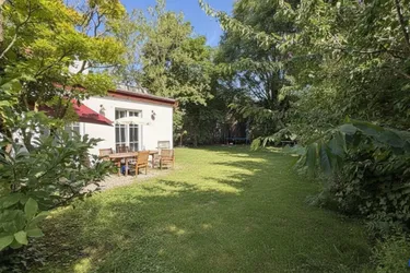 Alt-Mauer: Großzügige Liegenschaft mit Garten – heute investieren, morgen selbst genießen