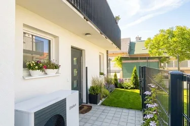 Zur Vermietung: Modernes Reihenhaus mit Garten, Dachstudio &amp; großzügigem Keller in ruhiger Lage in Wien 1220