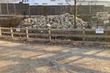 Abstellplatz im Freien
