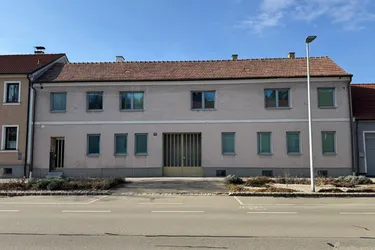 "Einzigartiges Grundstück im Süden von Hollabrunn für Bauträger, Genossenschaften und Privatpersonen"