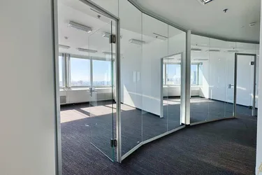 *ERFOLG braucht das richtige UMFELD - Arbeiten mit Weitblick im MILLENNIUM-TOWER*