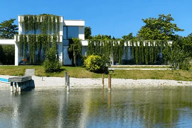 Exklusives Haus direkt am Wasser, Neusiedlersee mit eigenem Bootssteg, nur 40 Minuten von 1010 Wien