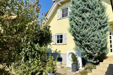 Wohnen mit Wow-Faktor – 2 Wohneinheiten, Gartenparadies, Naturbadeteich, Klima &amp; PV Nähe Eisenstadt