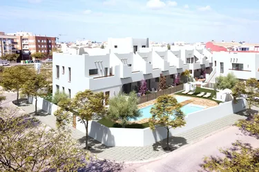 Außergewöhnliches Penthouse ganz in der Nähe des Meeres mit einem wunderschönen Pool.