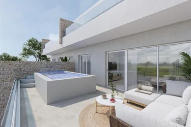 Penthouse mit privatem Pool und Meerblick