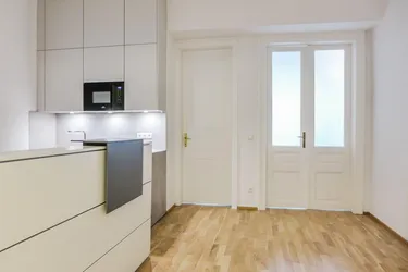 Zentral gelegene Büro/Ordinationsräumlichkeiten - 5 Zimmer Stilaltbau Nähe Nussdorfer Strasse