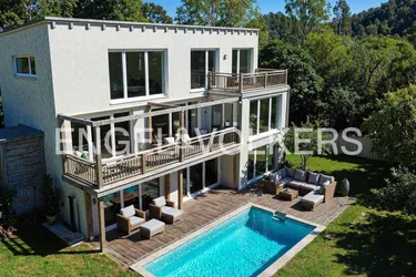 Exklusives Villa-Refugium in Klosterneuburg: 7 Zimmer, Garten &amp; Balkon in Grünruhelage, Wärmepumpe, Fitness und Sauna – nahe Wien