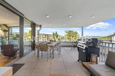 Exklusives Designhaus mit Pool, Fitness &amp; Jacuzzi in Klosterneuburg – 6 Zimmer, Panoramaterrasse, Einliegerwohnung und Ölbergblick nahe Wien